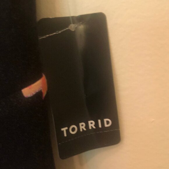 NWT Torrid sleeveless floral romper w/ pockets sz 10 - Picture 5 of 11